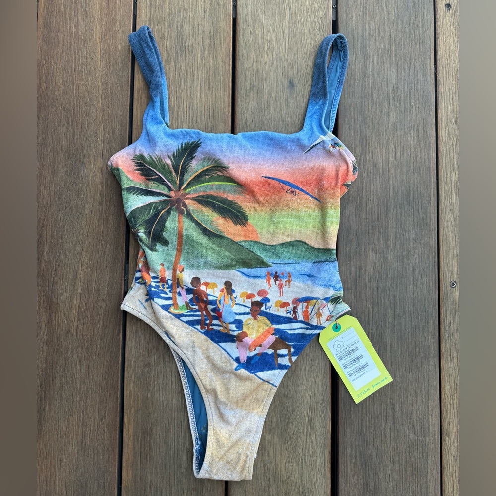 FARM RIO swimsuit- NWT - high legs on soft stretchable fabric